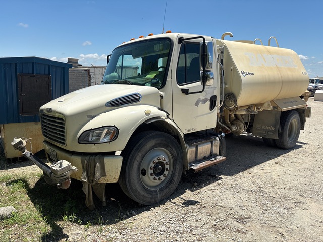 2013 Freightliner 2000 gal 4x2 Water Truck 2013 Freightliner 2000 gal 4x2 Water Truck