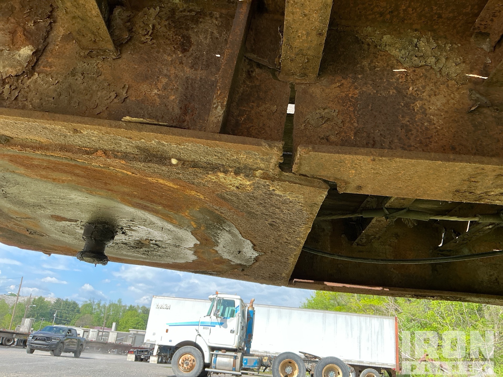 Photo of a 1988 Fontaine 45 ft T/A Spread Axle (Inoperable)