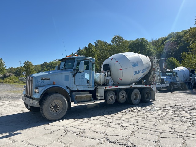 2006 Kenworth W900 12x4 Mixer Truck