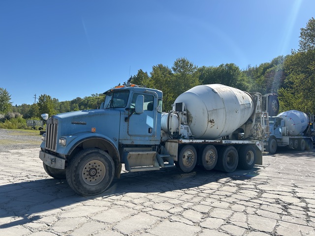 2004 Kenworth W900 12x4 Mixer Truck