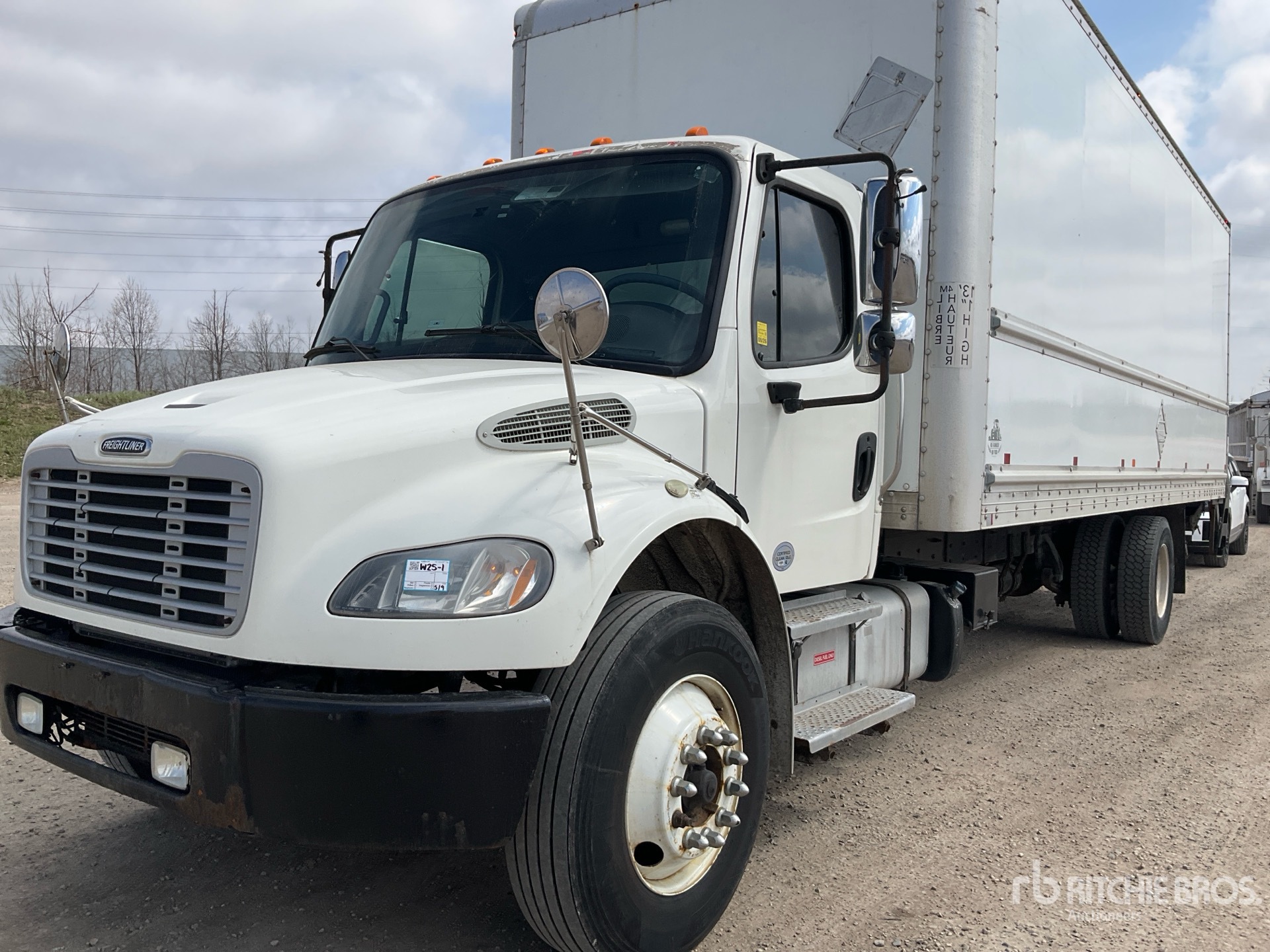 Photo of a 2016 Freightliner M2 106