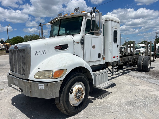 2007 Peterbilt 335 4x2 Sleeper Cab and Chassis