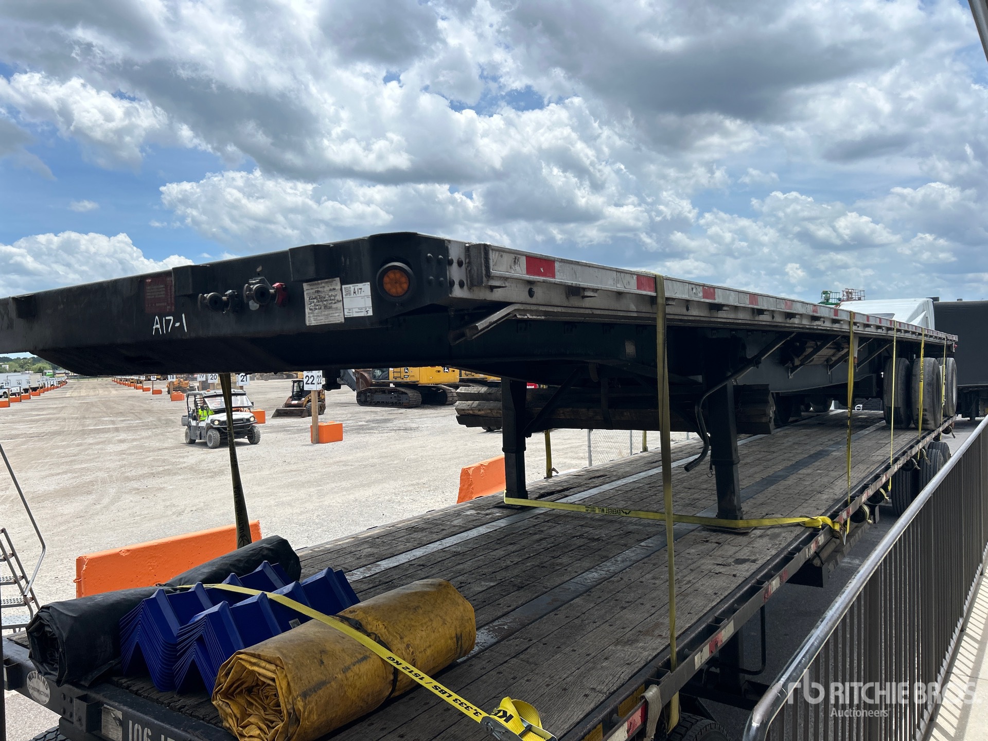Photo of a 2000 Great Dane 48 ft T/A