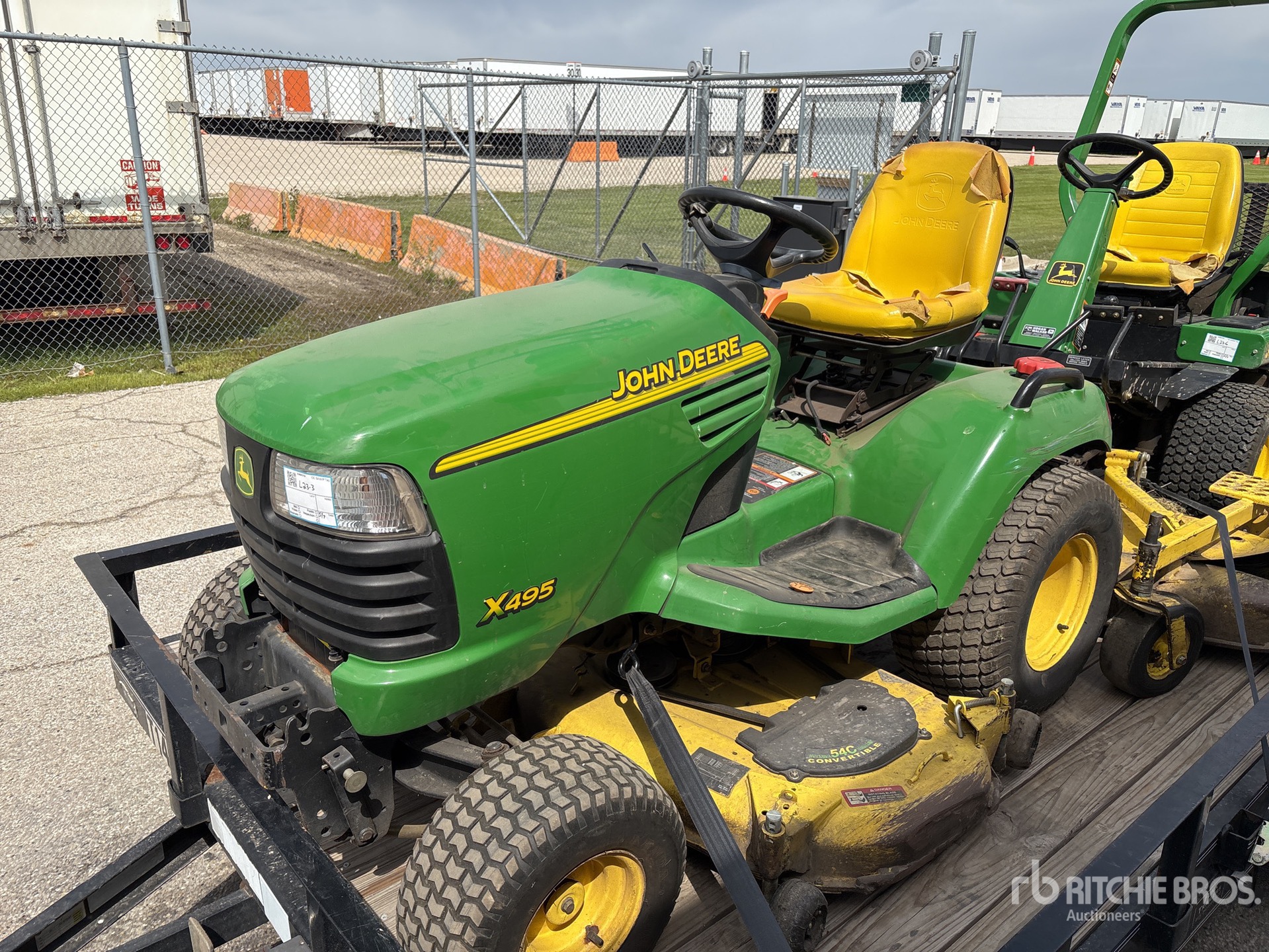 Photo of a 2004 John Deere X495