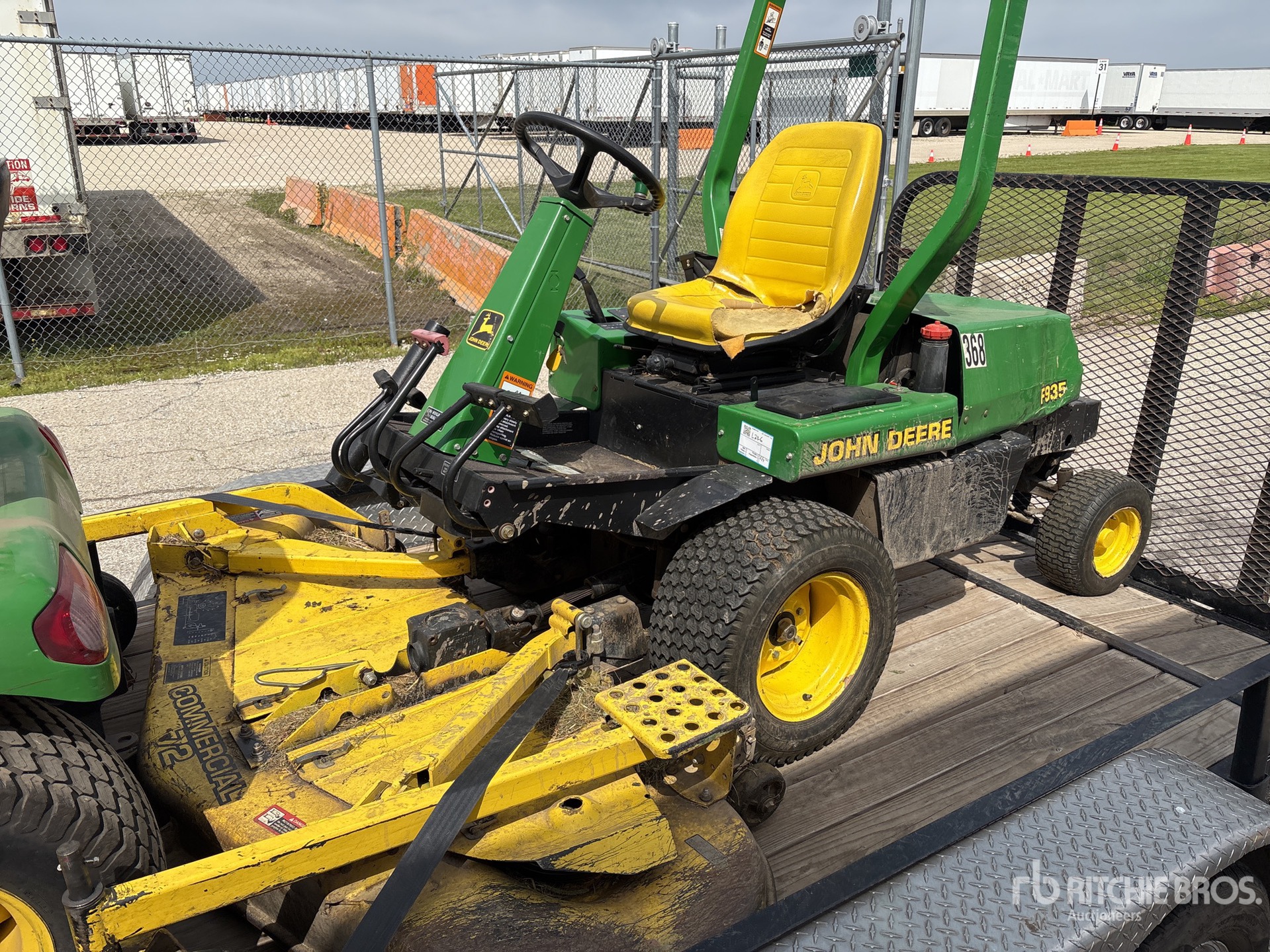 Photo of a 2000 John Deere F935