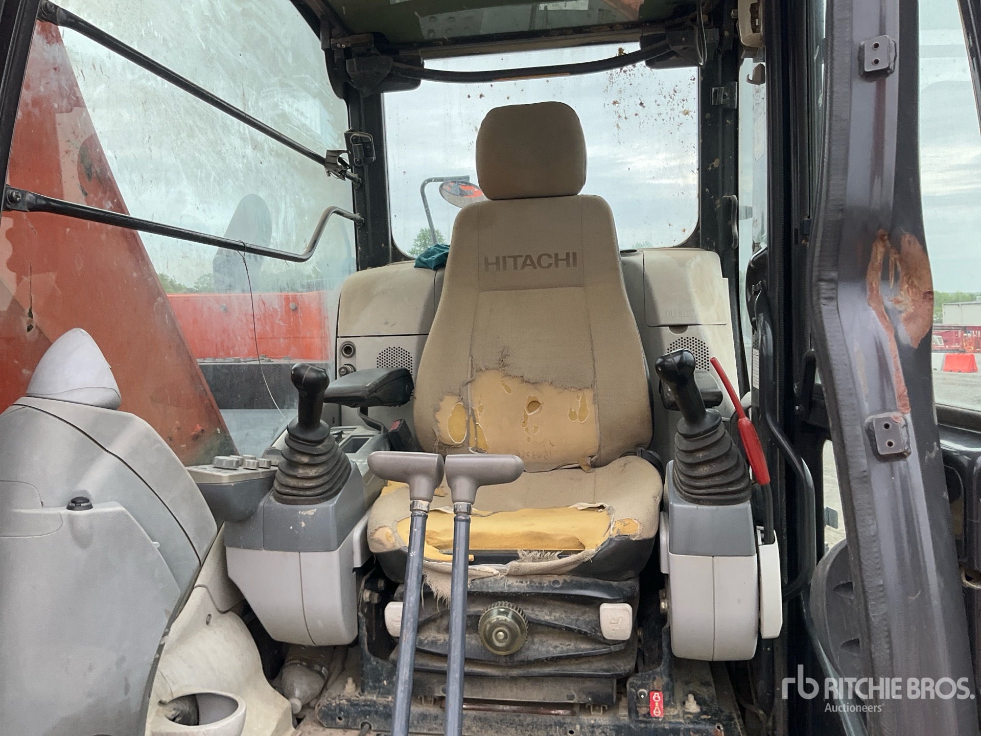 2015 Hitachi ZX135US-5N Tracked Excavator | Ritchie Bros. Auctioneers