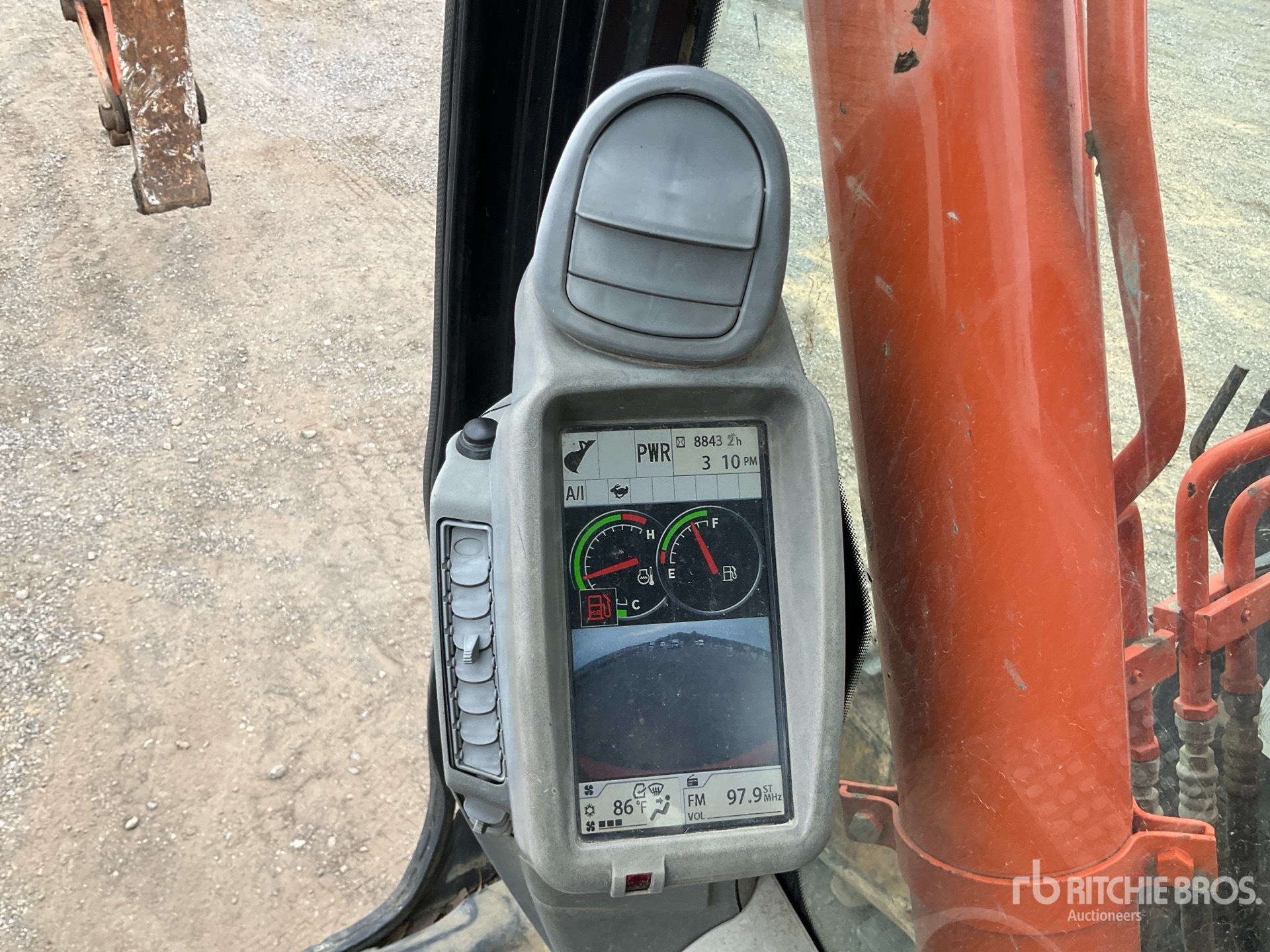 2015 Hitachi ZX135US-5N Tracked Excavator | Ritchie Bros. Auctioneers