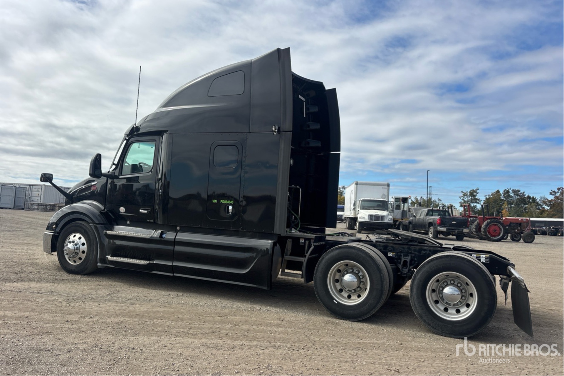 2023 Peterbilt 579