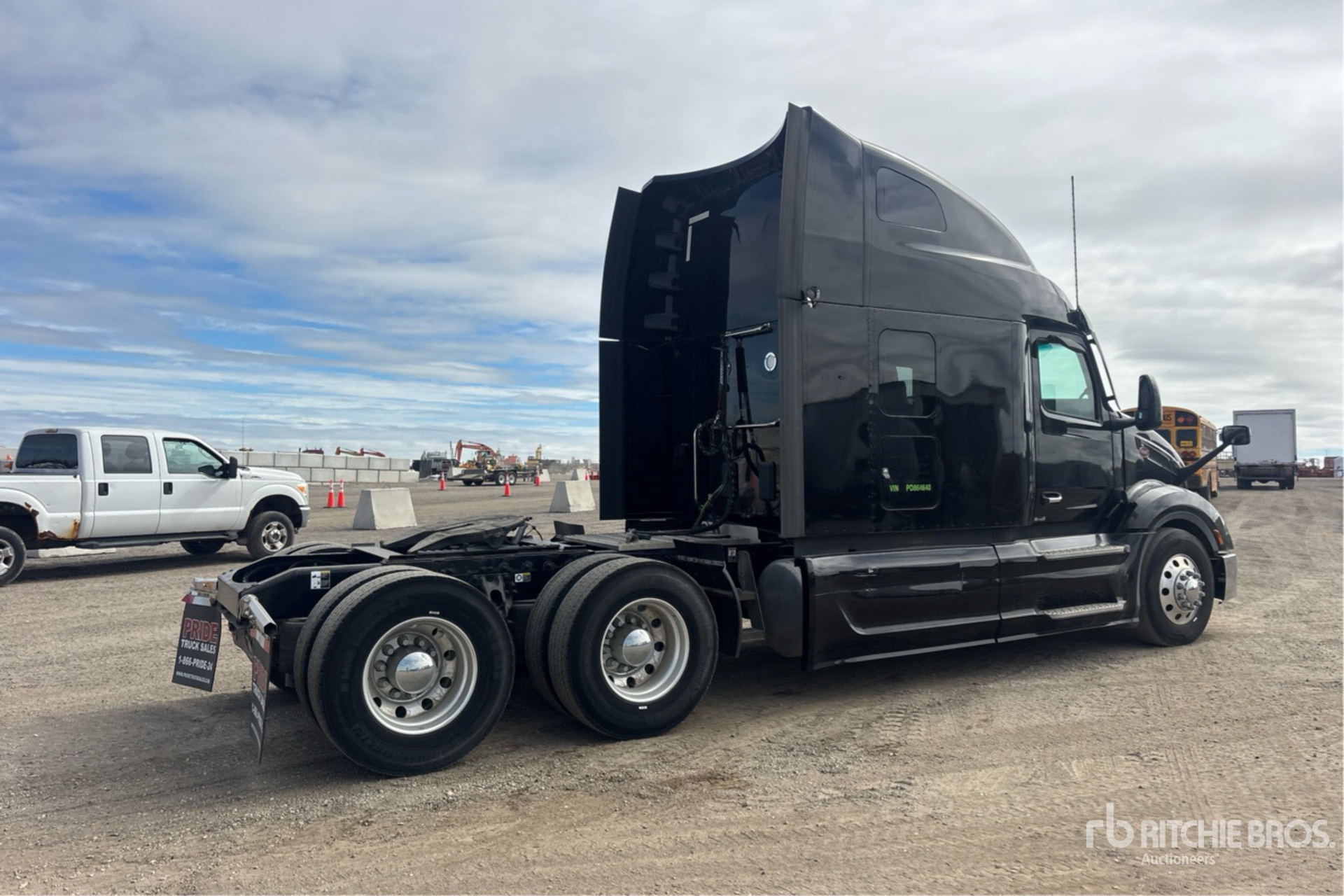 2023 Peterbilt 579