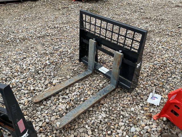 36 in Skid Steer Forks - Fits Bobcat S70