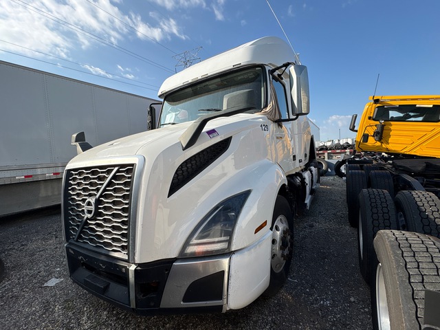 2019 Volvo VNL 6x4 T/A Sleeper Truck Tractor
