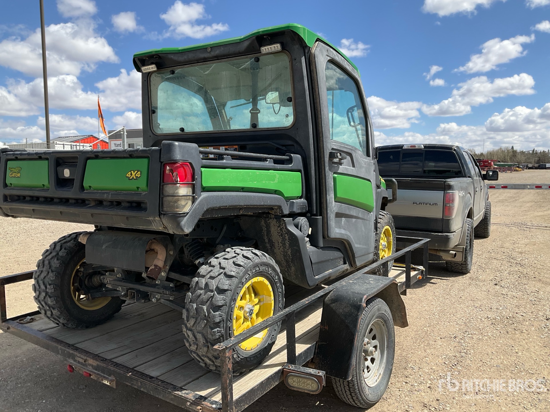 Photo of a  John Deere XUV835R