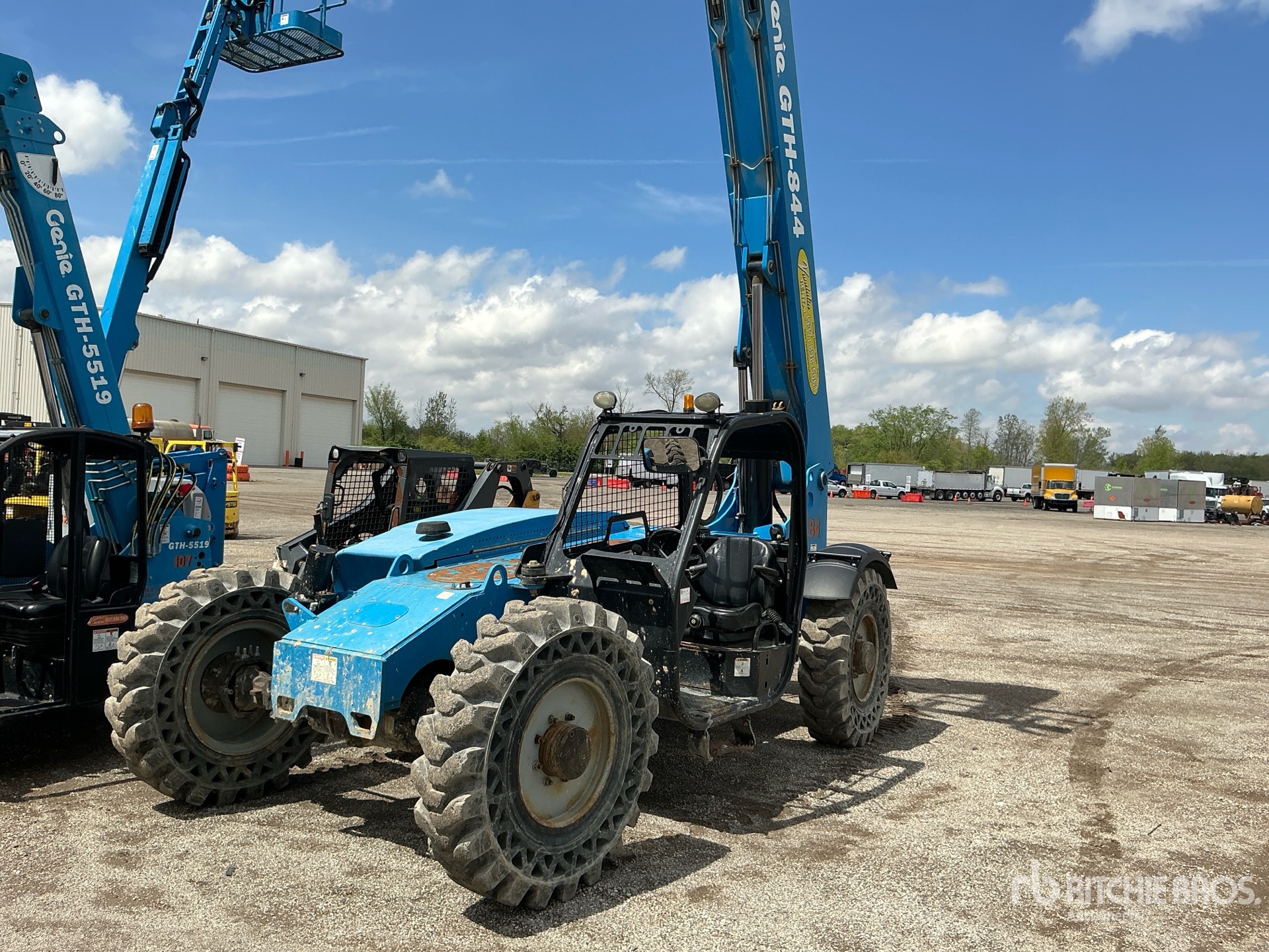 Photo of a 2015 Genie GTH-844 FF