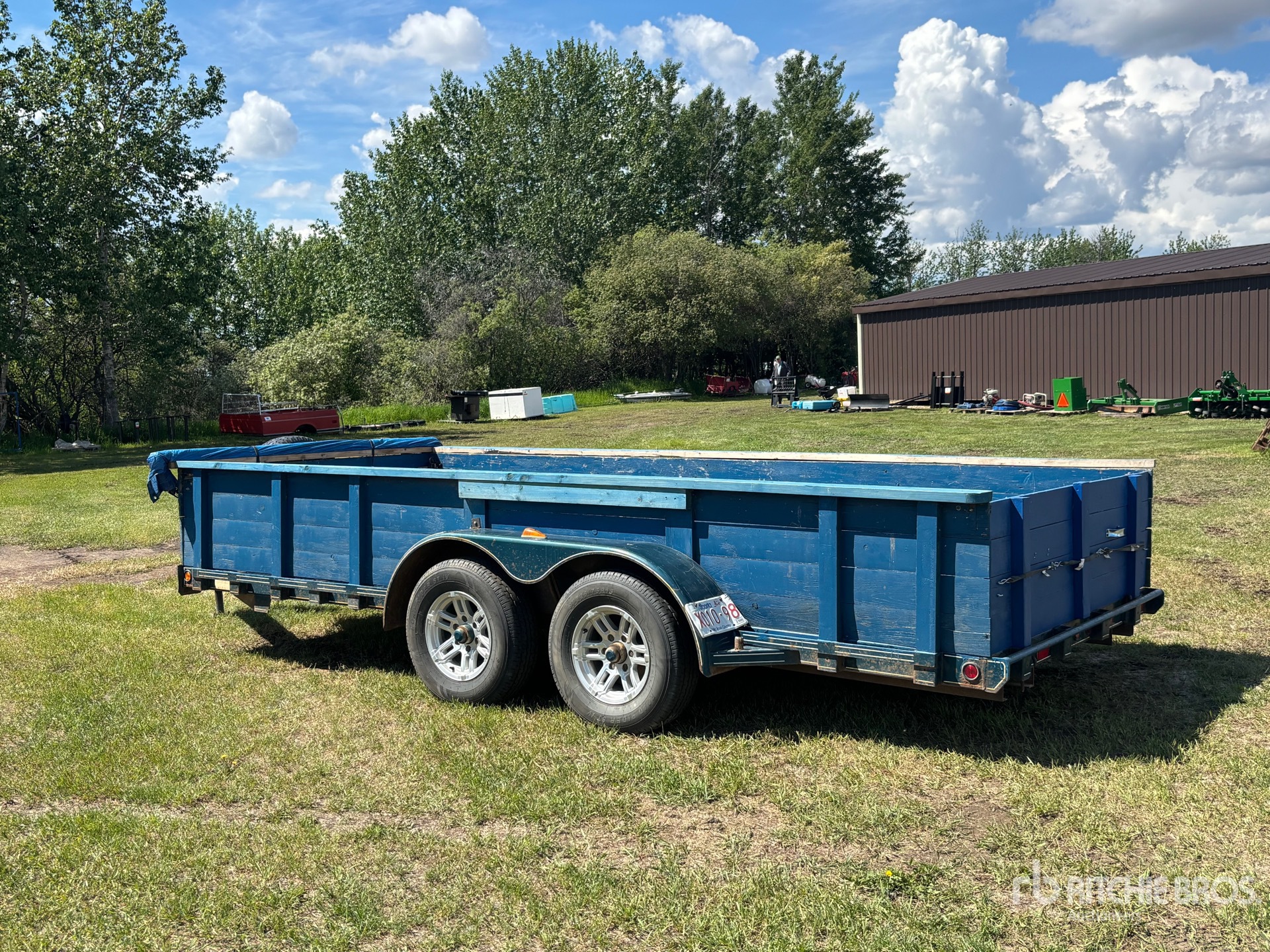 General Appearance with Picture, Left Rear Corner