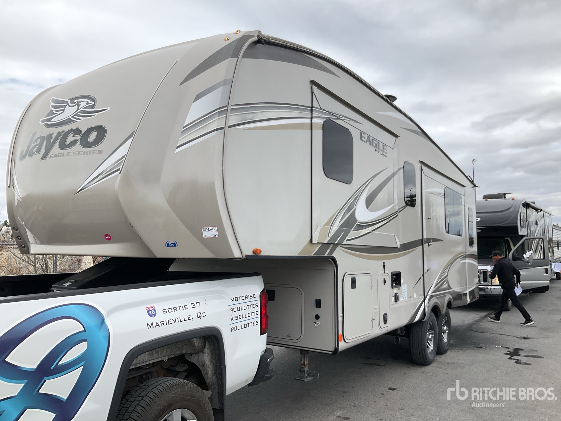 Photo of a 2019 Jayco EAGLE M-24.5