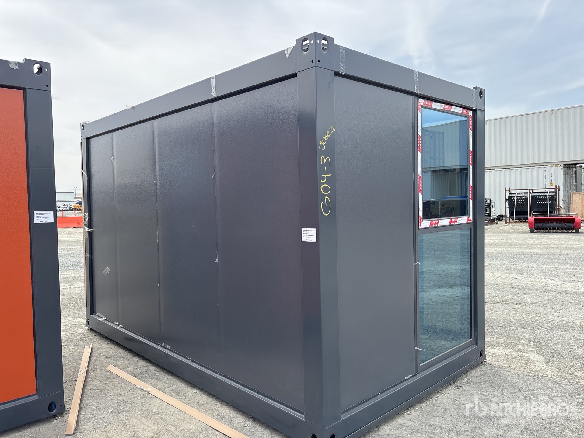 General Appearance with Picture, Right Rear Corner