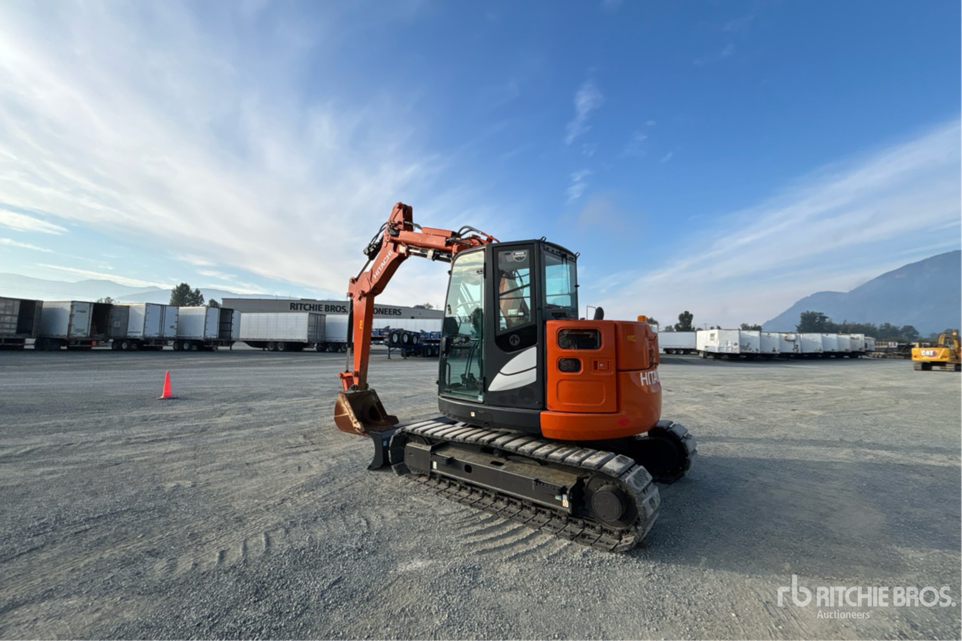 2022 Hitachi ZX75UR-5B