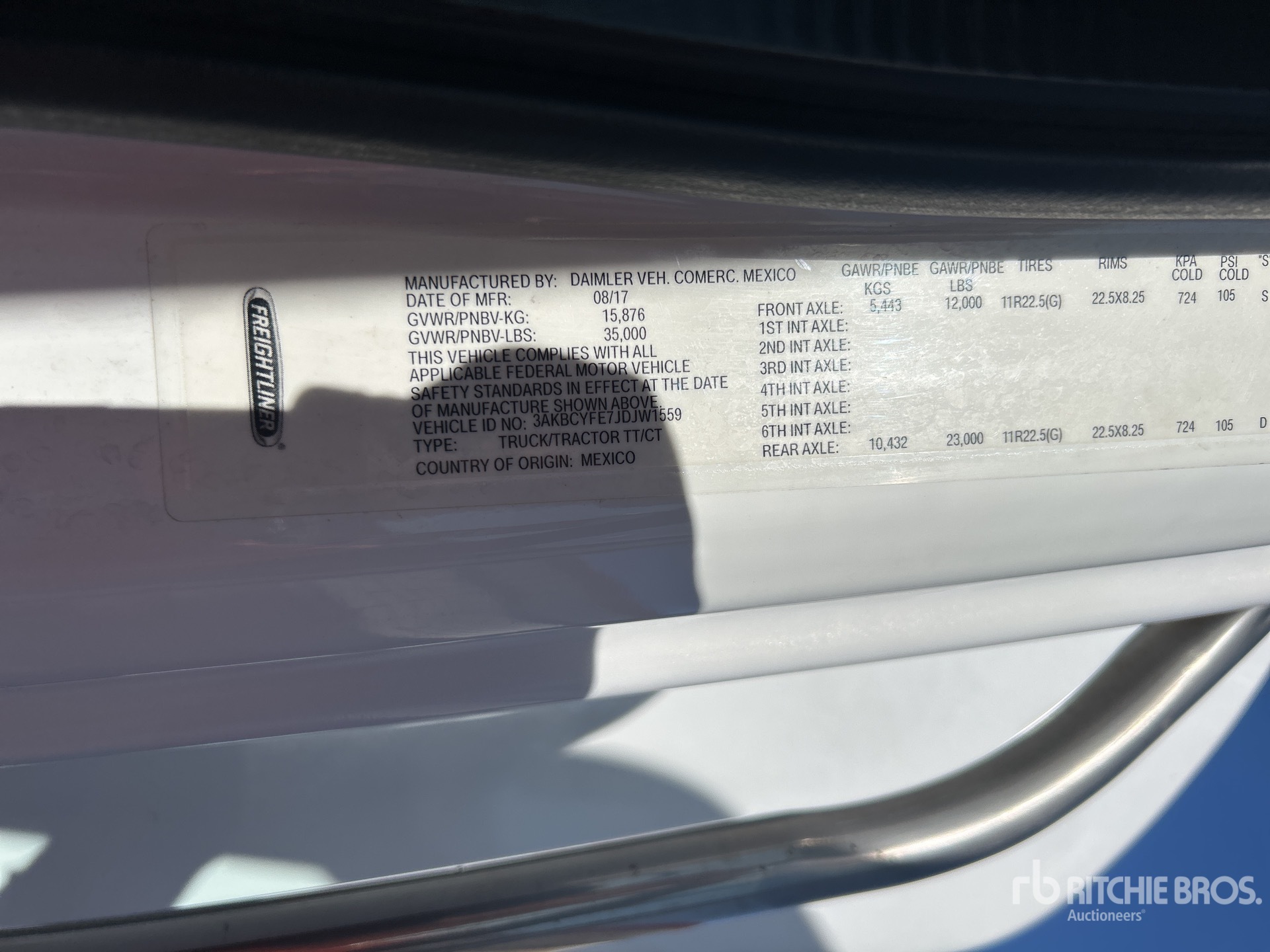 Photo of a 2018 Freightliner M2 106