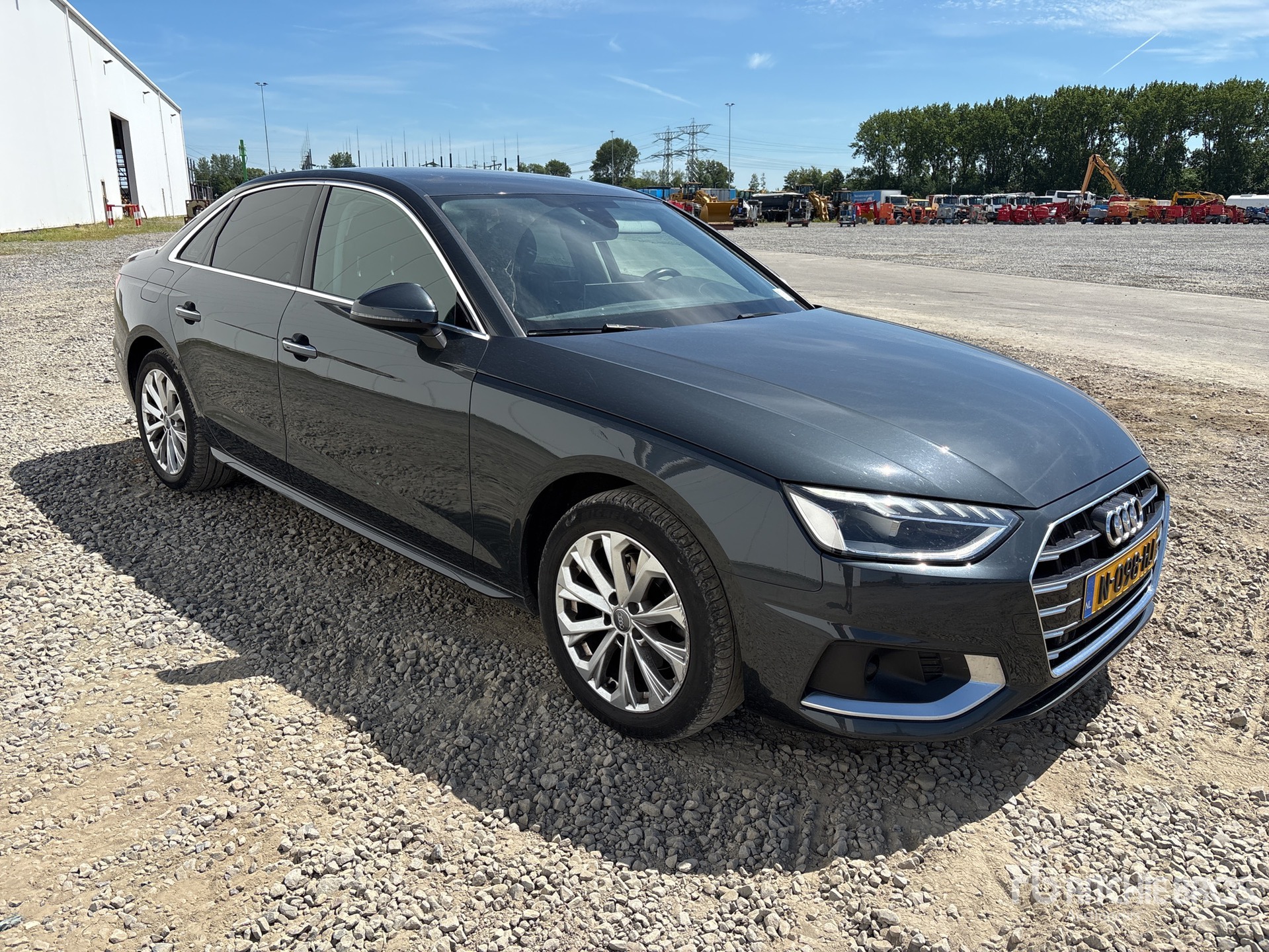 General Appearance with Picture, Right Front Corner