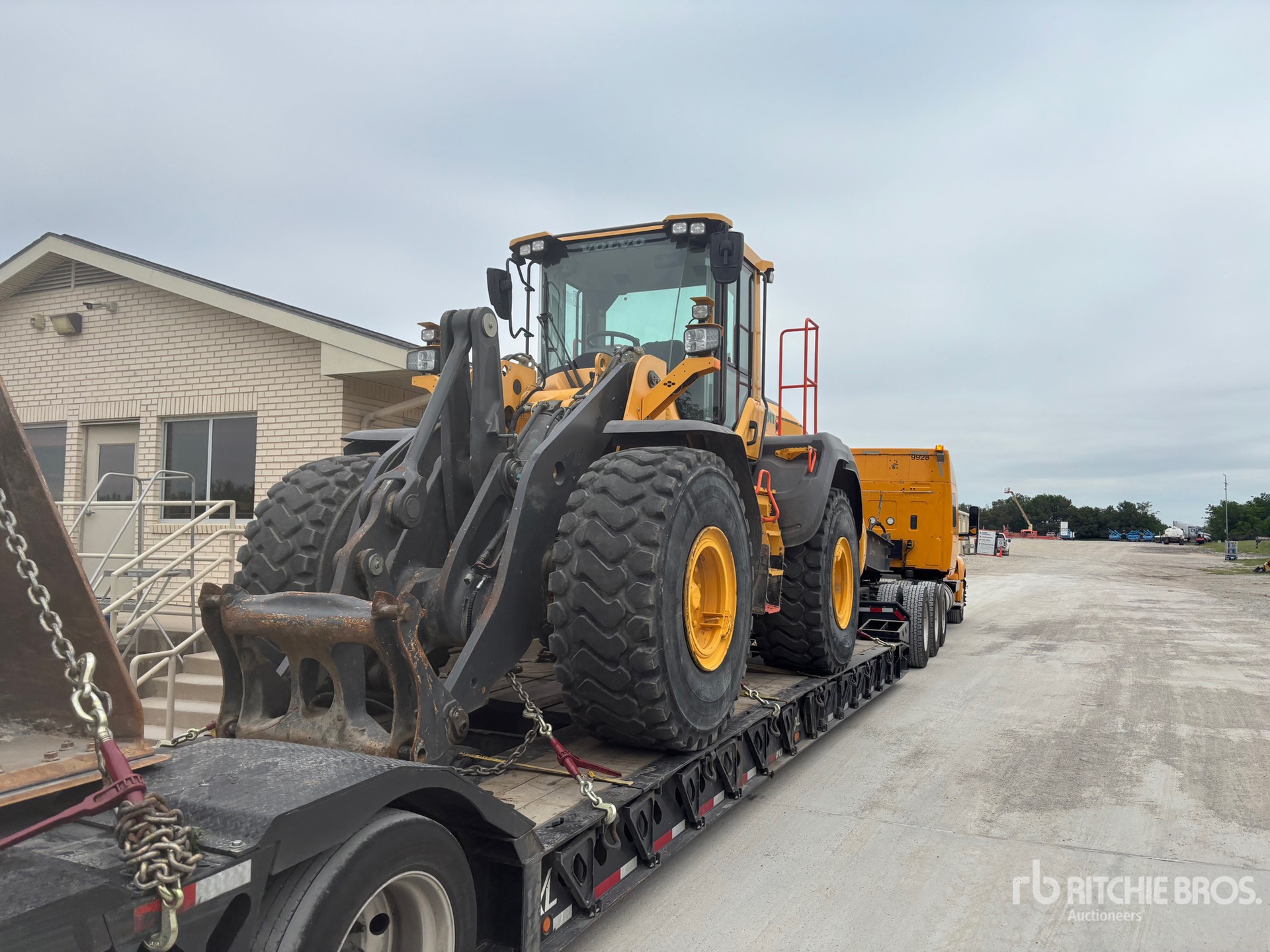 Photo of a 2019 Volvo L120H