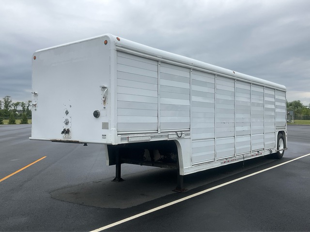 2003 Mickey AT-A 16 Bay S/A Beverage Trailer