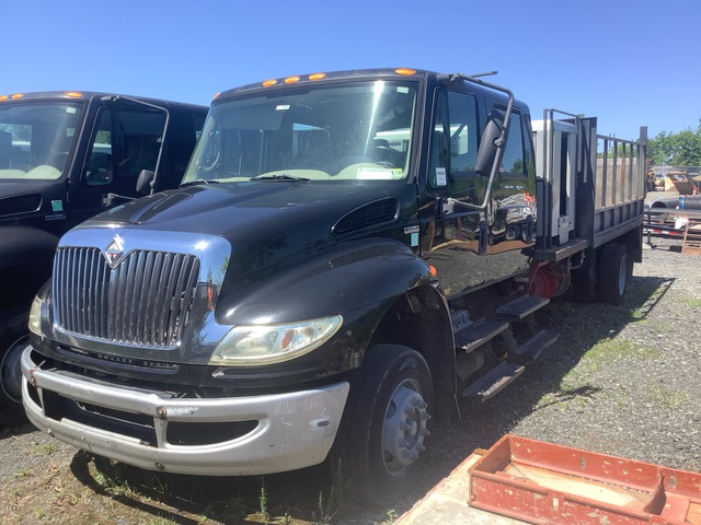 2009 International 4400 4x2 Crew Cab Flatbed Truck