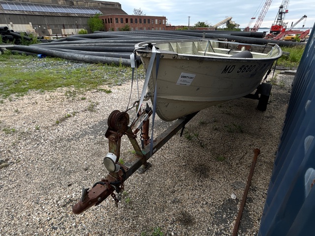 1974 Starcraft 16 ft Fishing Boat w/1978 Calkins SR-14-1430 Trailer