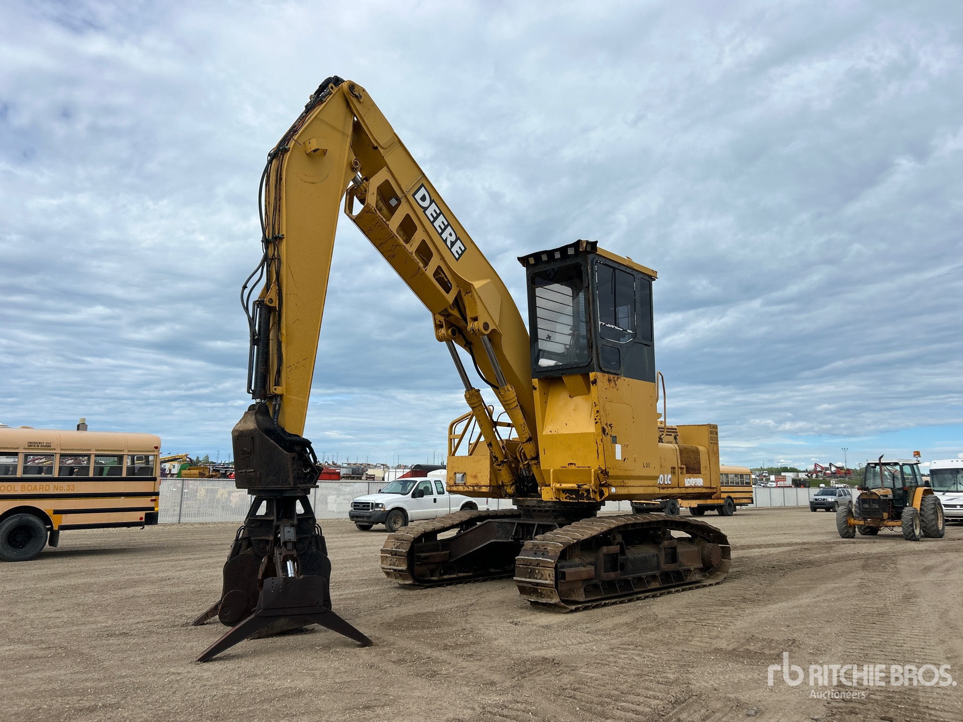 Photo of a 2001 John Deere 330 LC