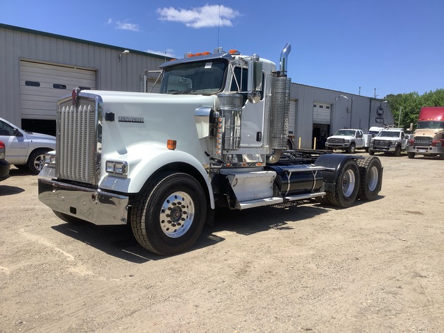 Kenworth W900 6x4 T/A Day Cab Truck Tractor
