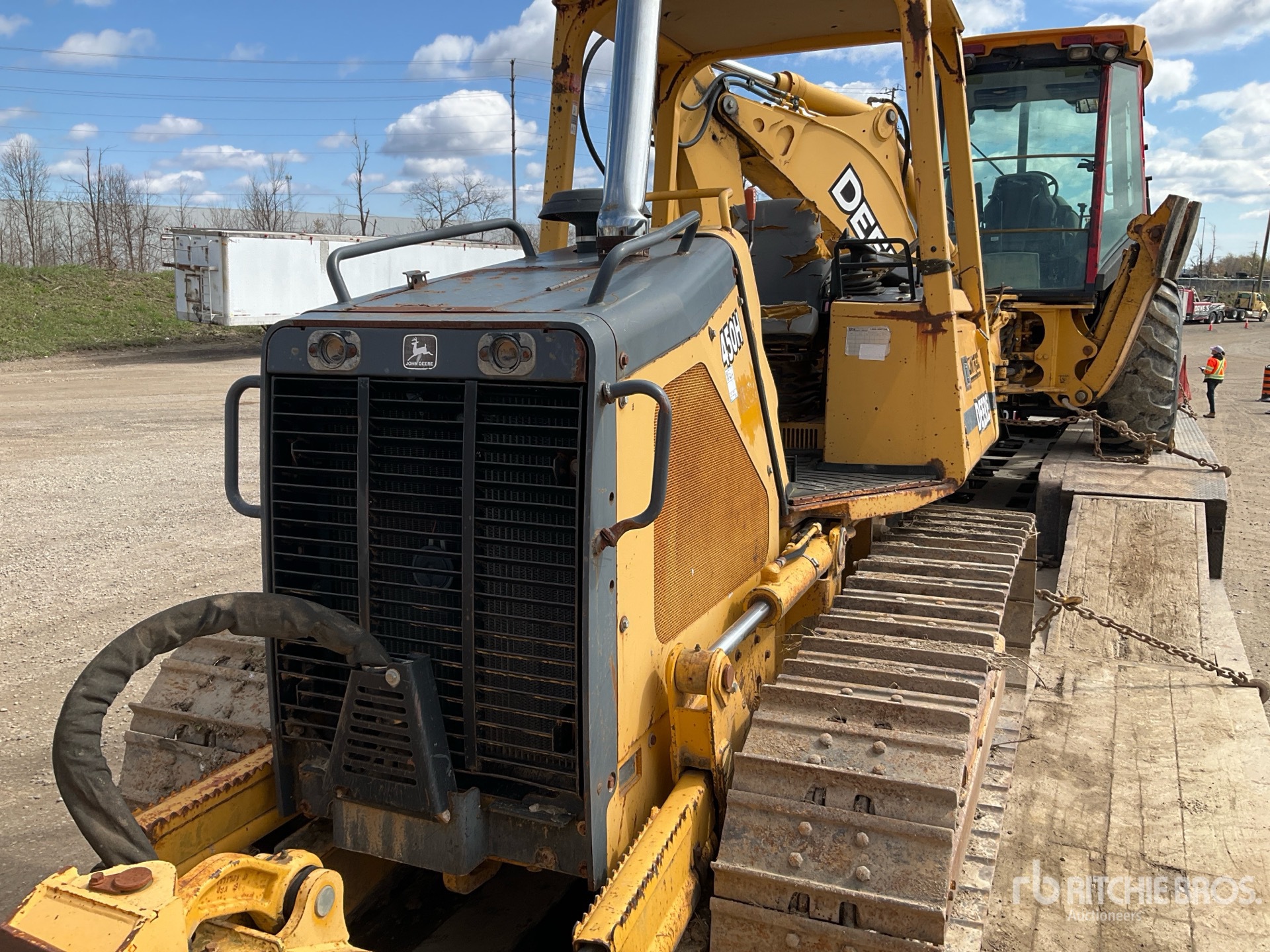 Photo of a 2000 John Deere 450H LGP