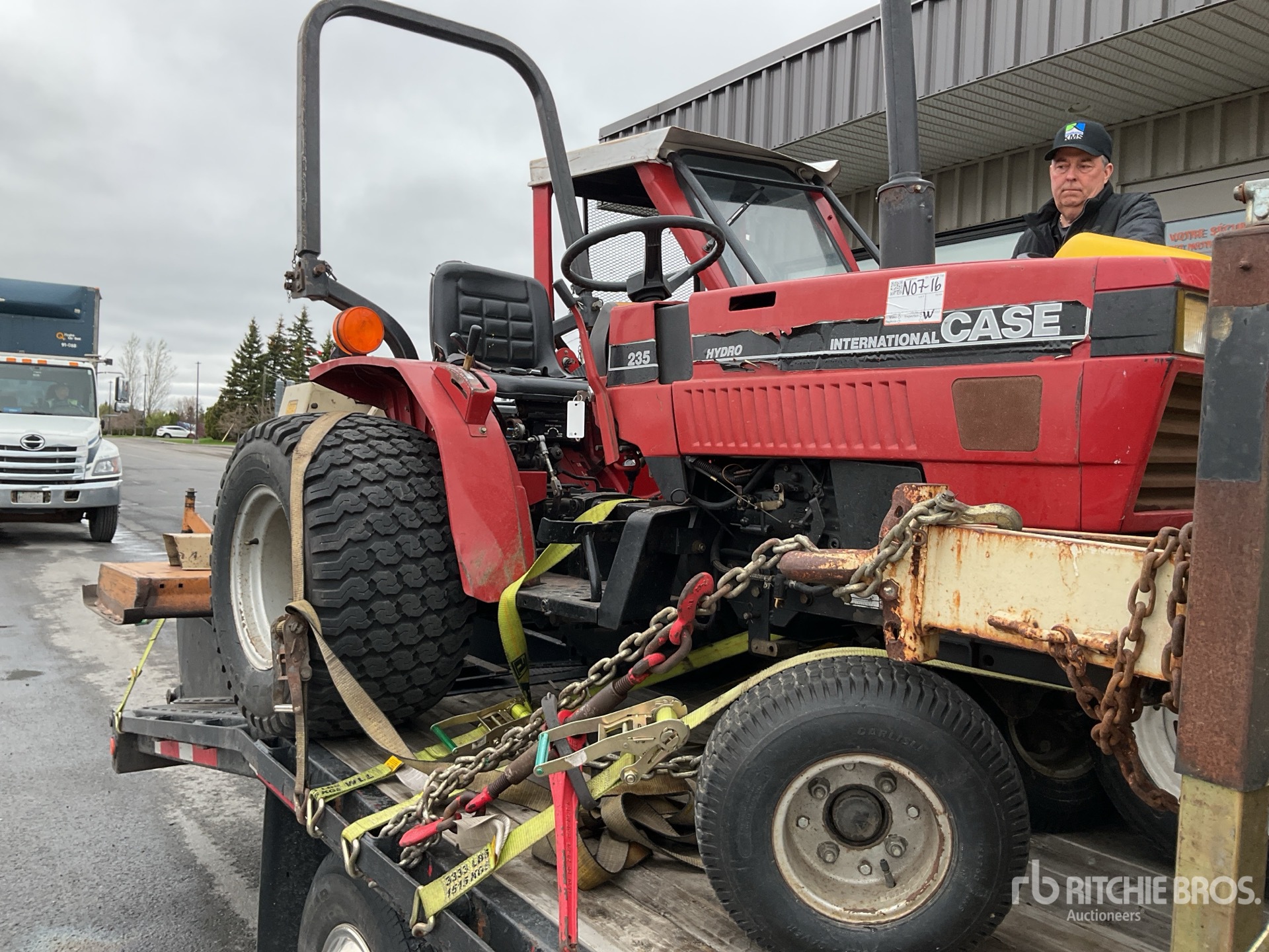 Photo of a  Case Ih 235