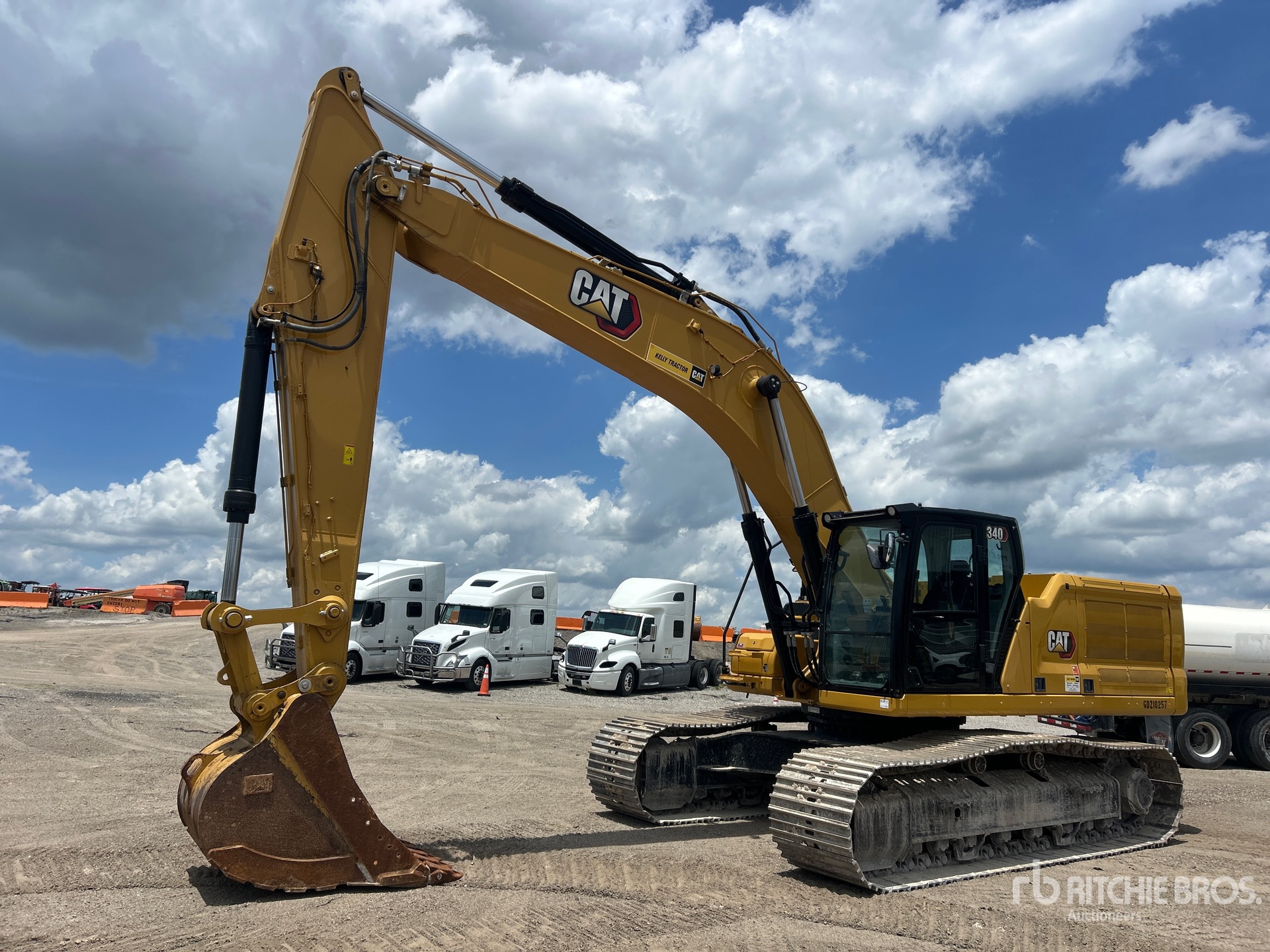 Photo of a 2023 Caterpillar 340