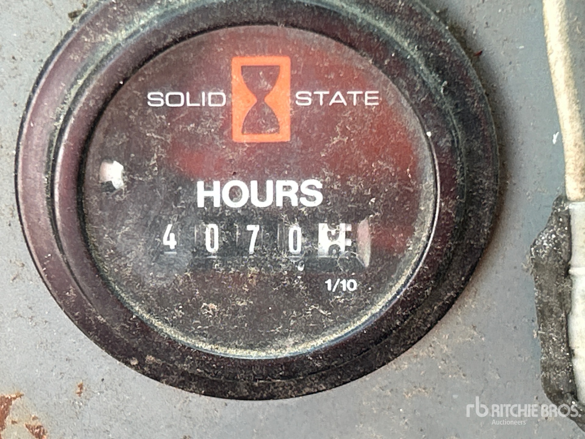 Control Station with Lower/Carrier Engine Hours