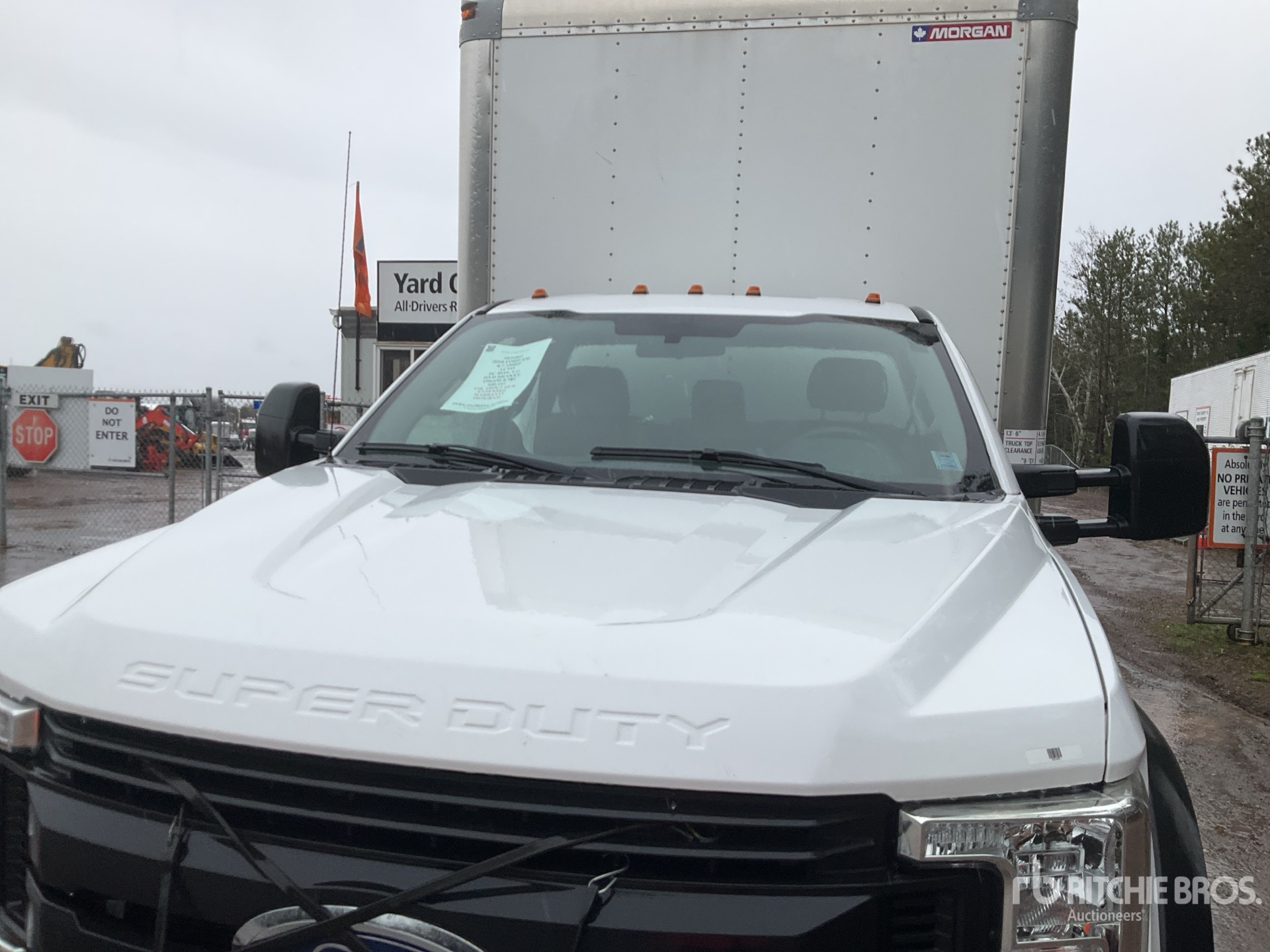 Photo of a 2018 Ford F-450
