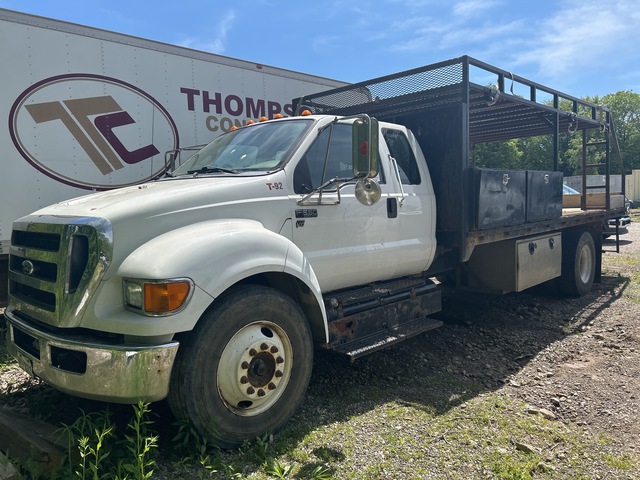 2012 Ford F-650 Super Duty XLT 4x2 Extended Cab Flatbed Truck