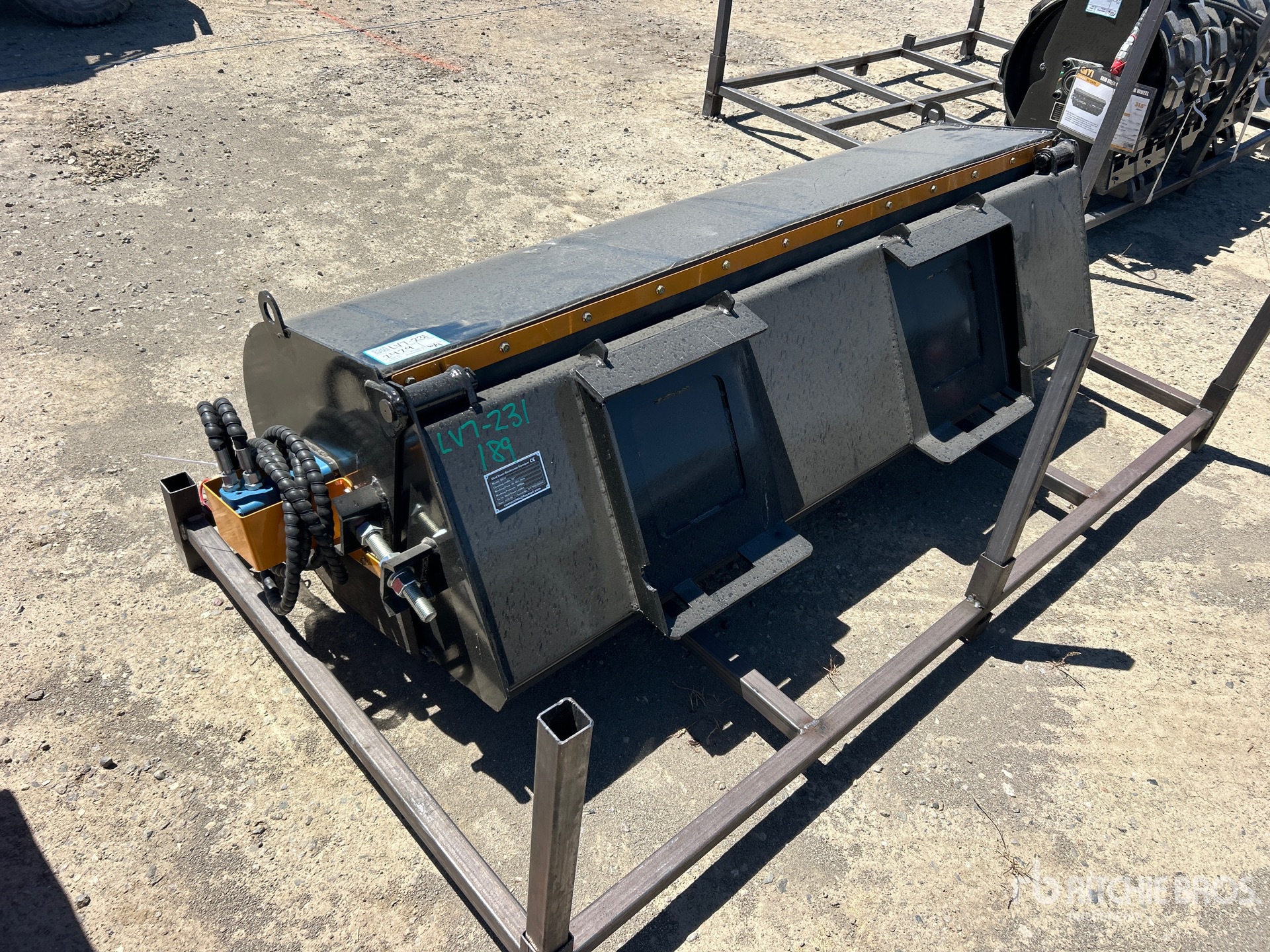General Appearance with Picture, Left Rear Corner
