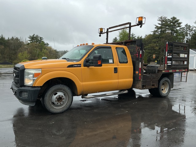 2011 Ford F-350 XL 4x2 Extended Cab Traffic Cone Truck