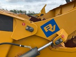 Chassis with Apron Trunnions