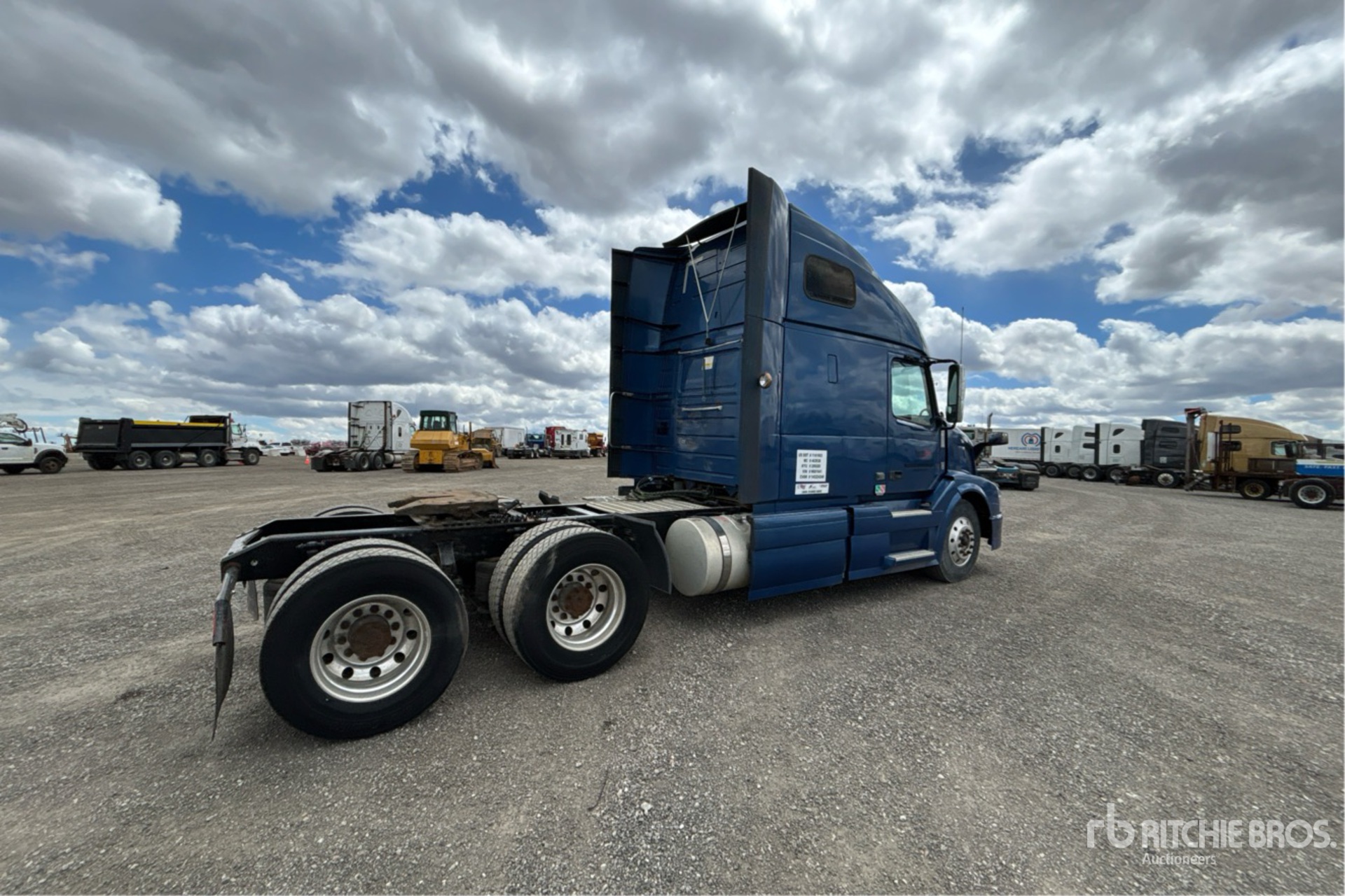 2017 Volvo VNL