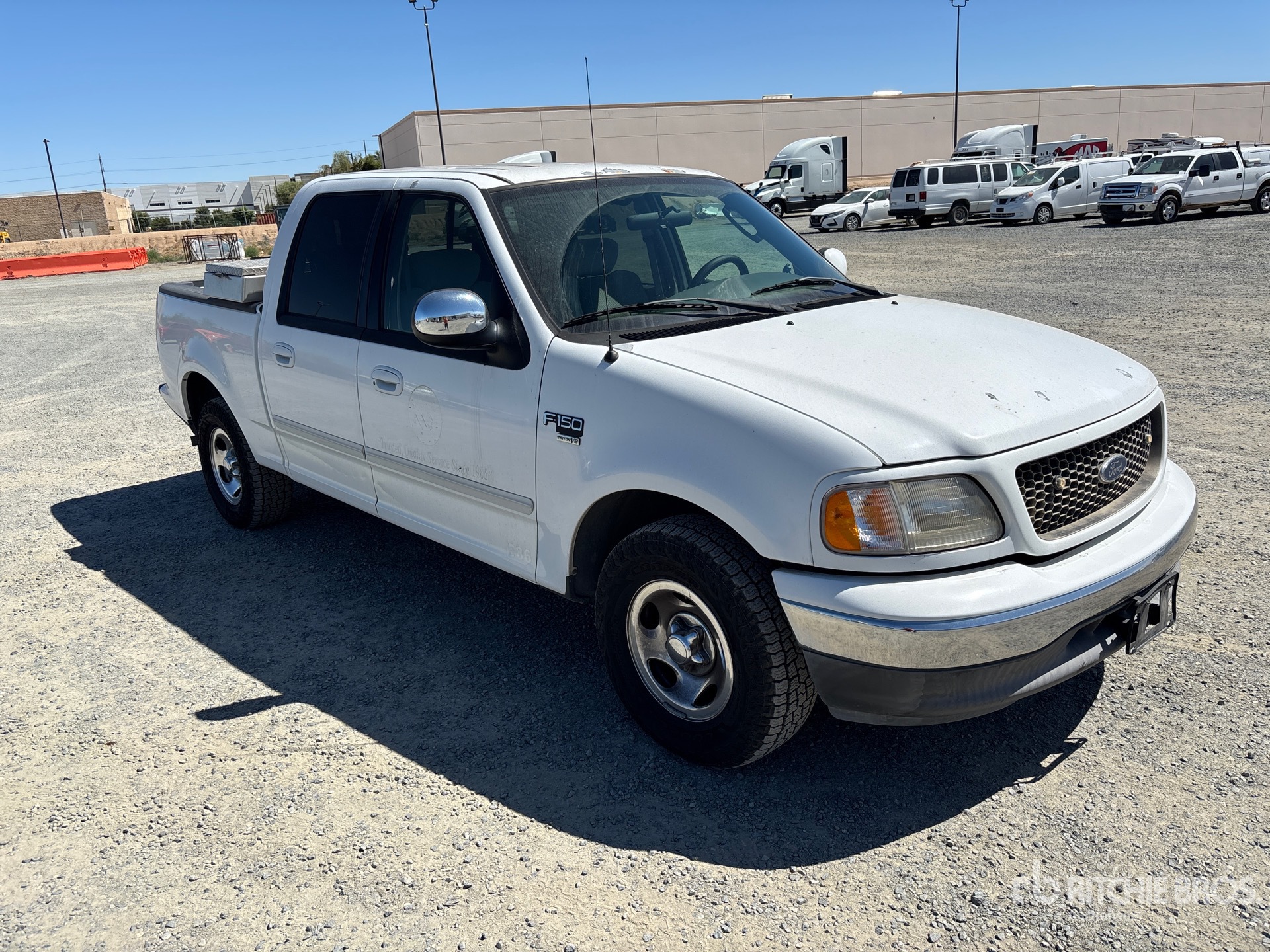 General Appearance with Picture, Right Front Corner