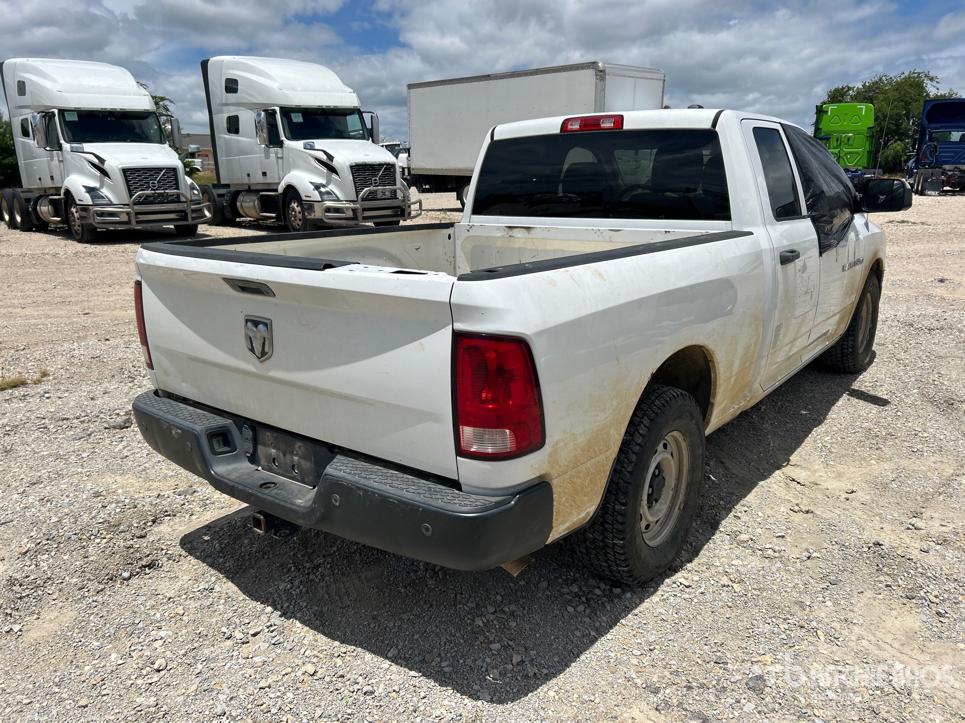 General Appearance with Picture, Right Rear Corner