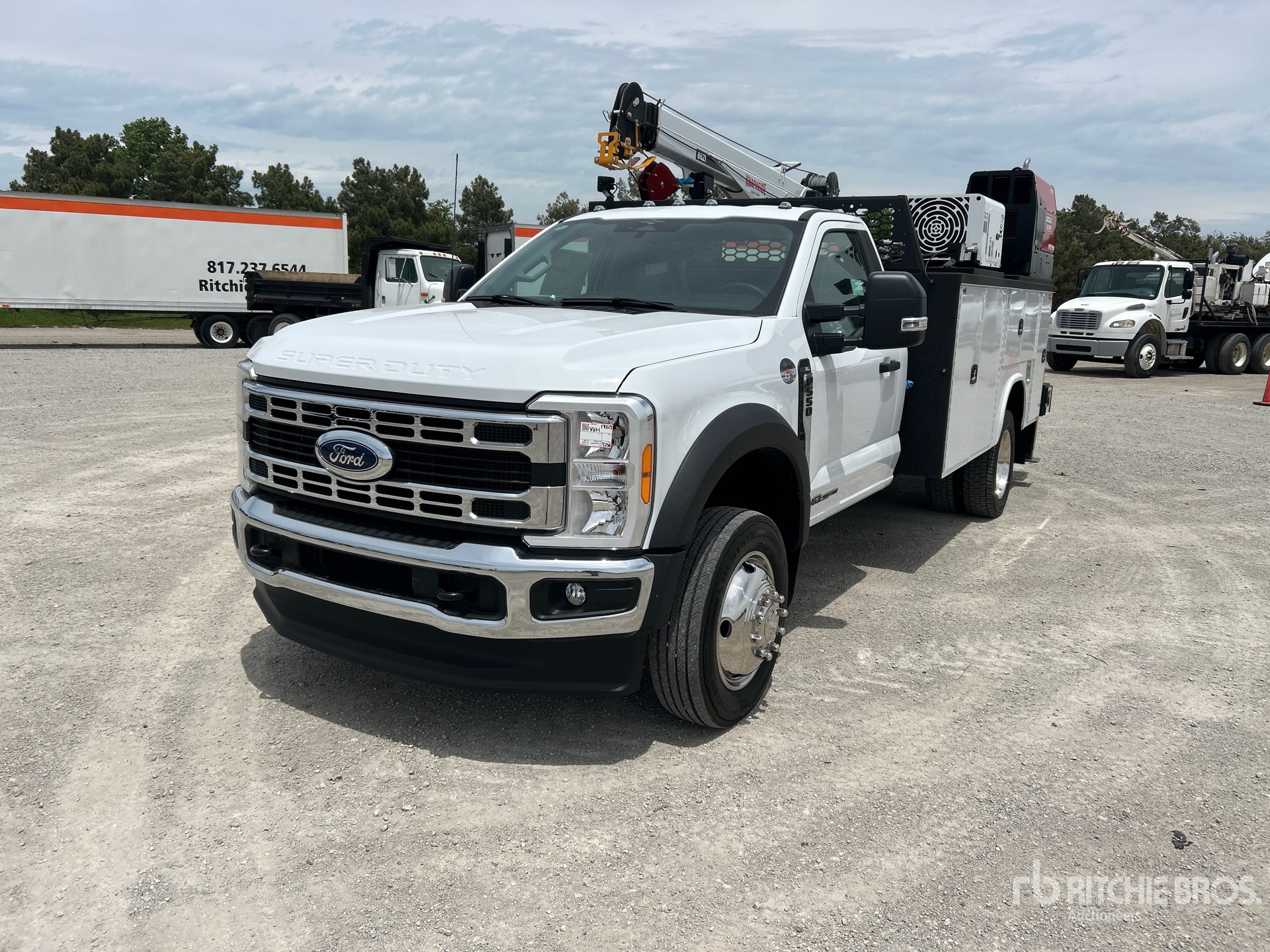 Photo of a 2023 Ford F-550