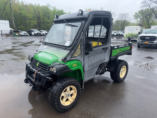 2016 John Deere Gator 825i 4x4 Utility Vehicle 2016 John Deere Gator 825i 4x4 Utility Vehicle