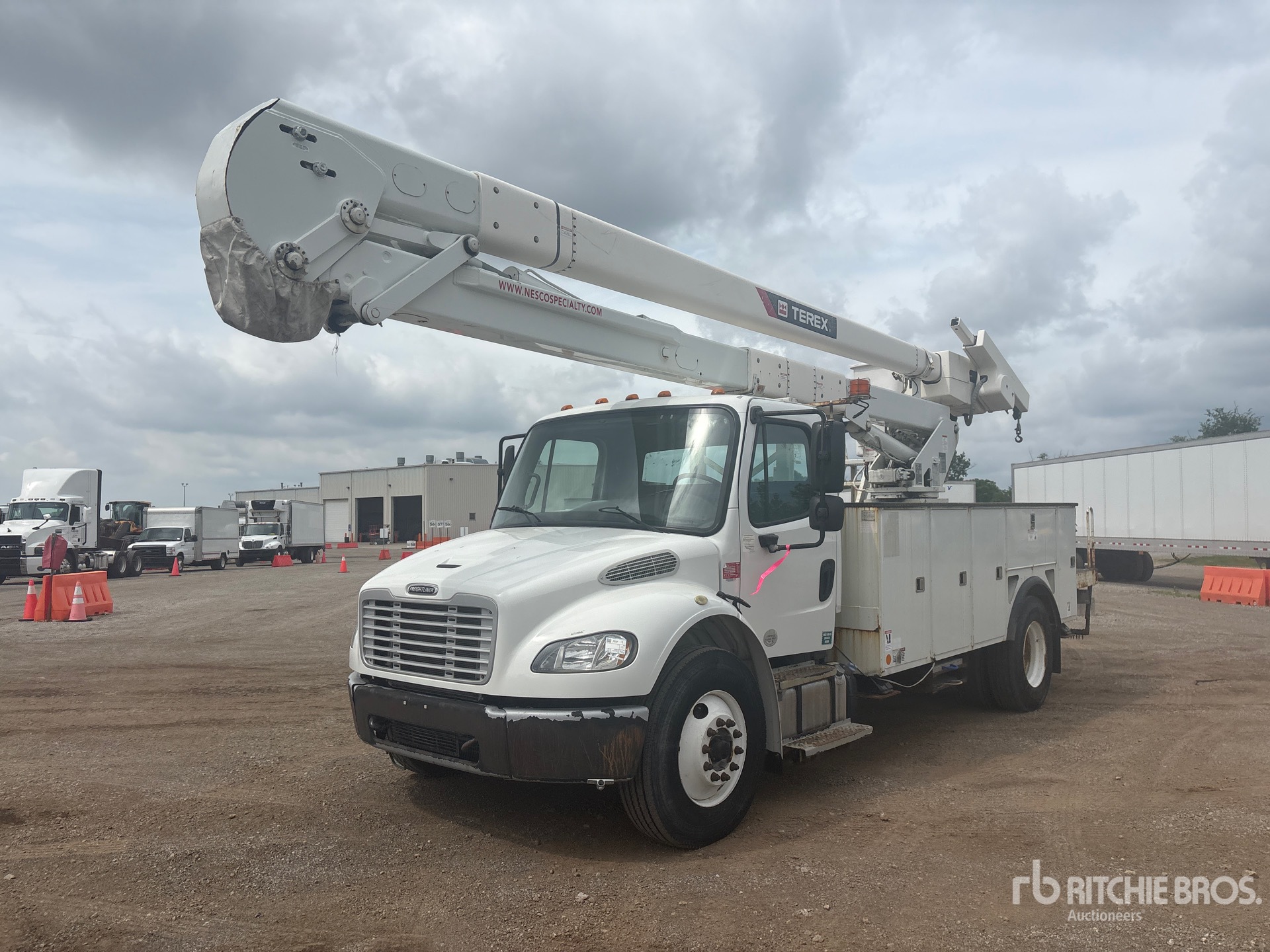 Photo of a 2016 Freightliner M2 106