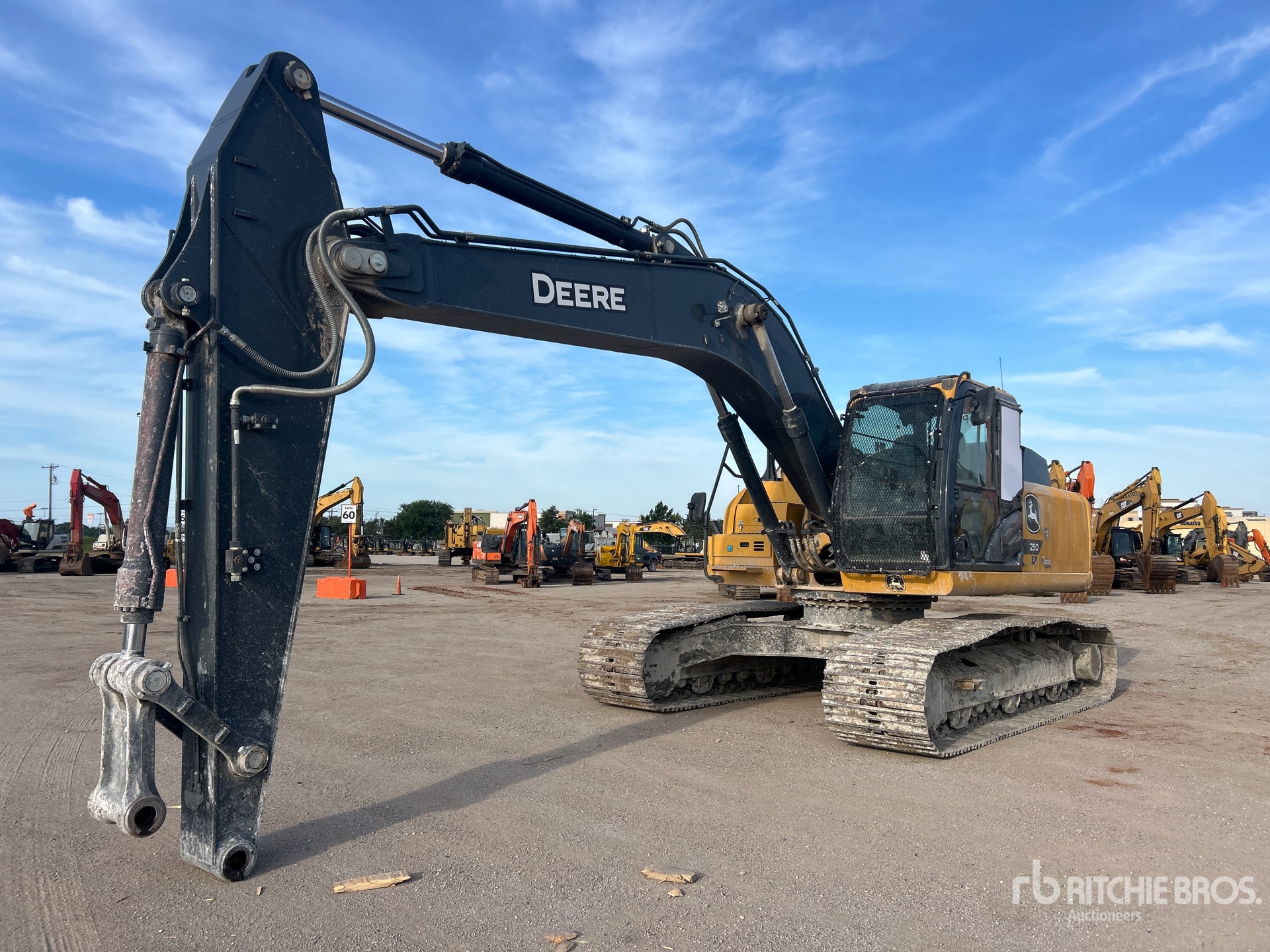 Photo of a 2023 John Deere 250G