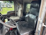 Cab with Seats/armrests