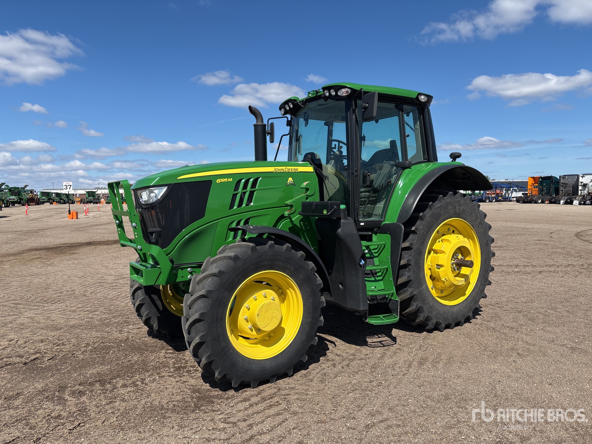 Photo of a 2024 John Deere 6195M
