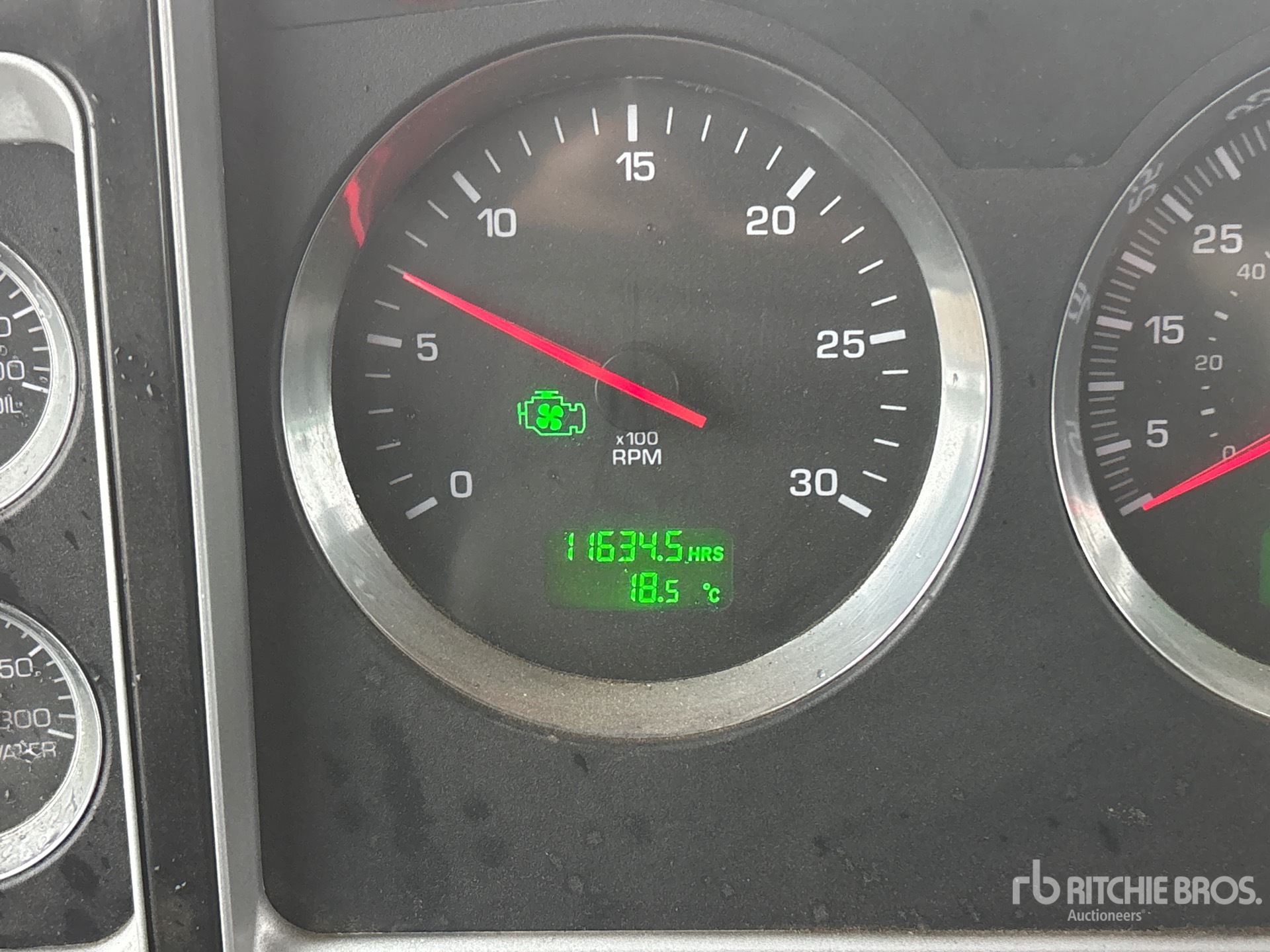 4 Transmision with Engine Hours