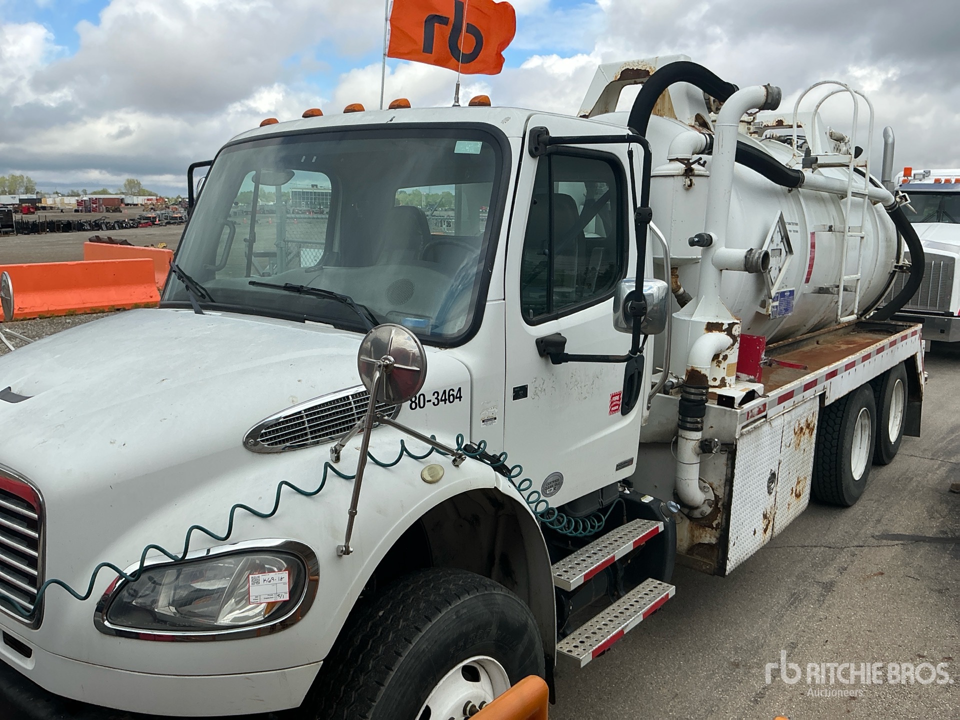 Photo of a 2011 Freightliner M2 106