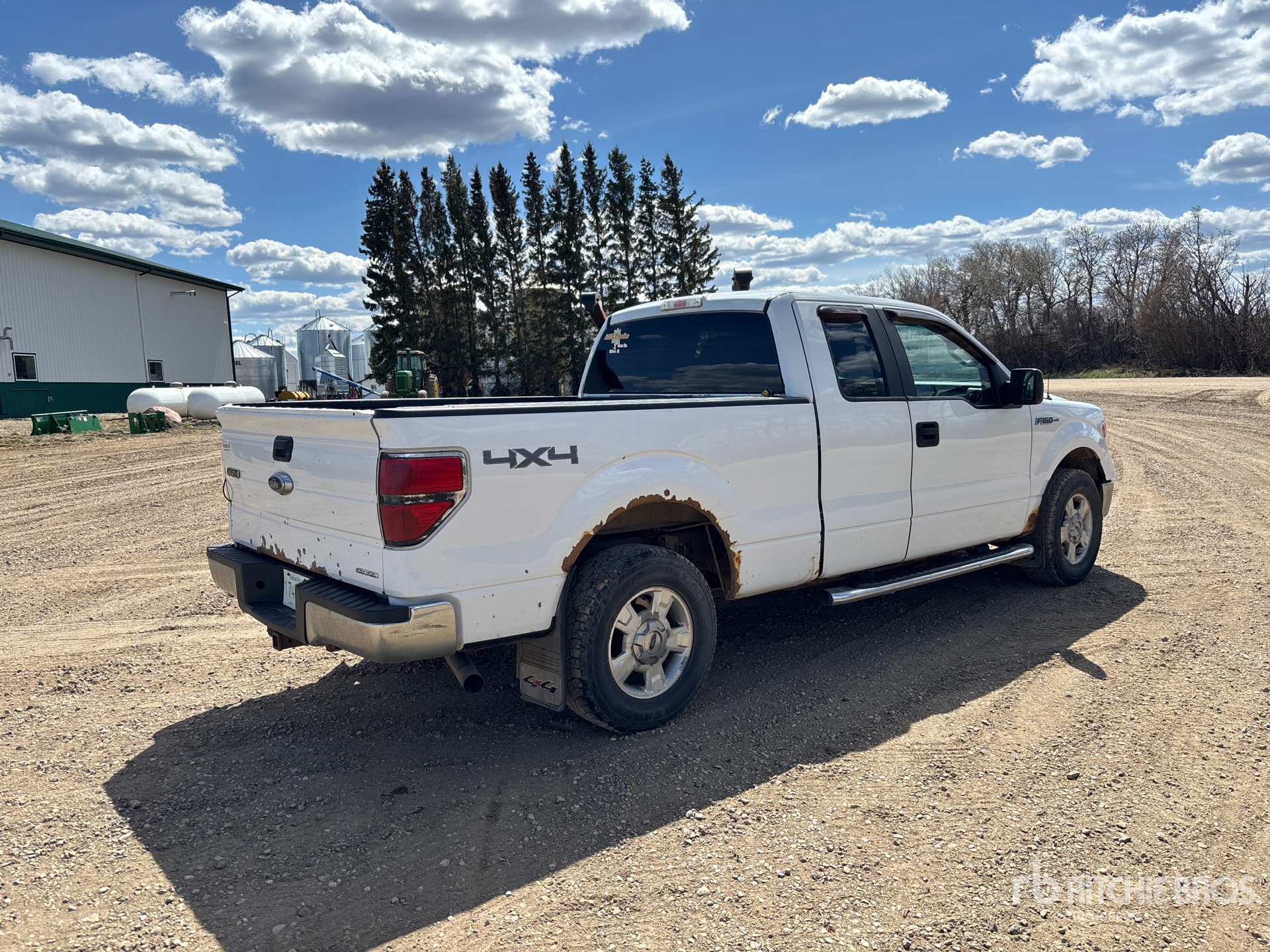 General Appearance with Picture, Right Rear Corner